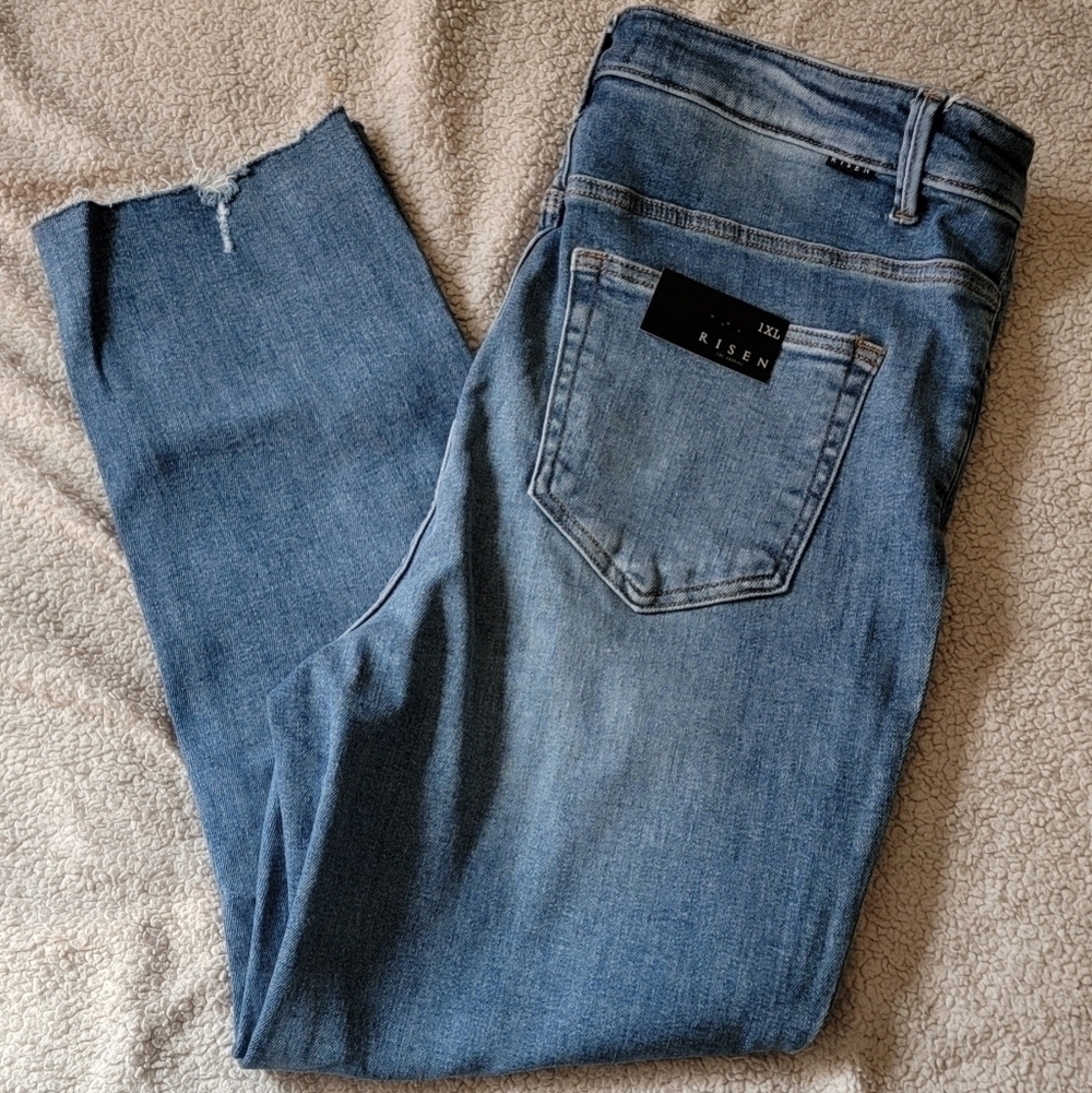 NWT Risen Distressed Straight Leg Jeans Sz 1XL